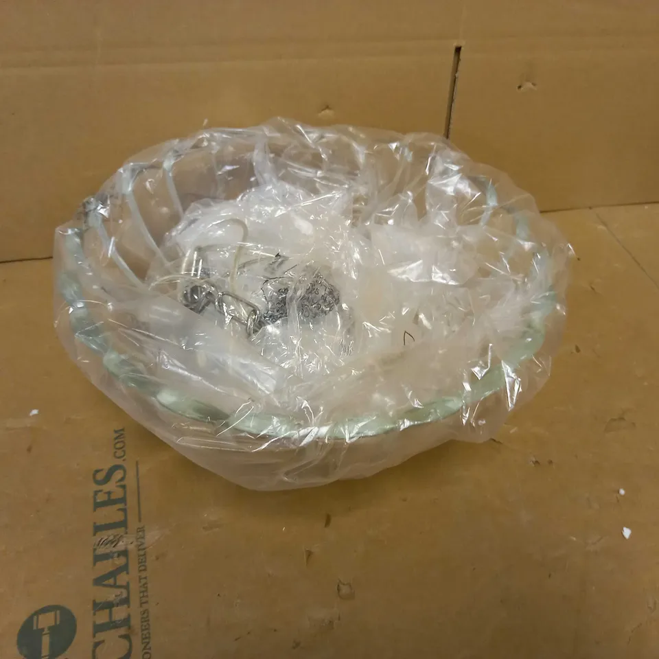 BOXED LAURA ASHLEY SALISBURY PENDANT