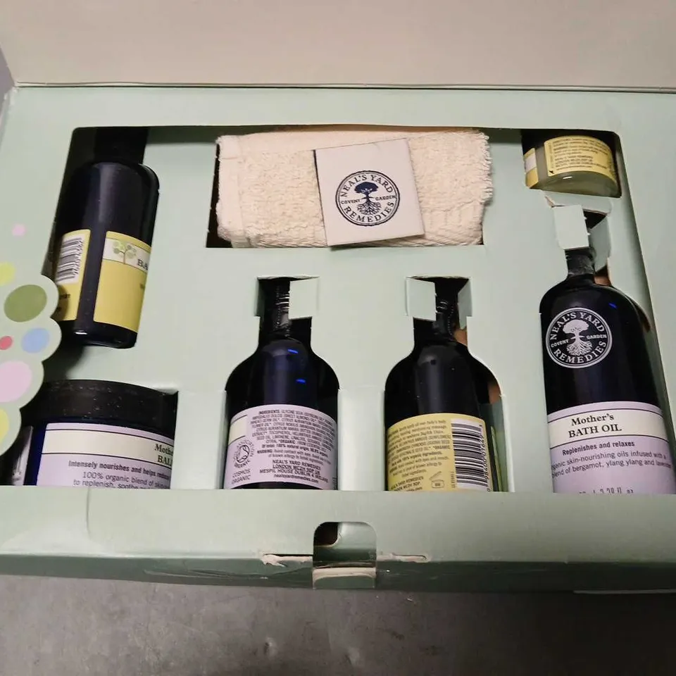 NEALS YARD REMEDIES ORGANIC MOTHER & BABY COLLECTION