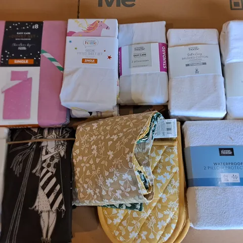 LOT OF APPROXIMATELY 20 ASSORTED HOME FABRIC ITEMS TO INCLUDE COTTON PILLOWCASES AND DUVET SETS