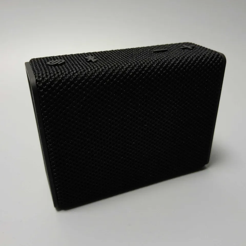 BOXED URBANISTA SYDNEY PORTABLE SPEAKER