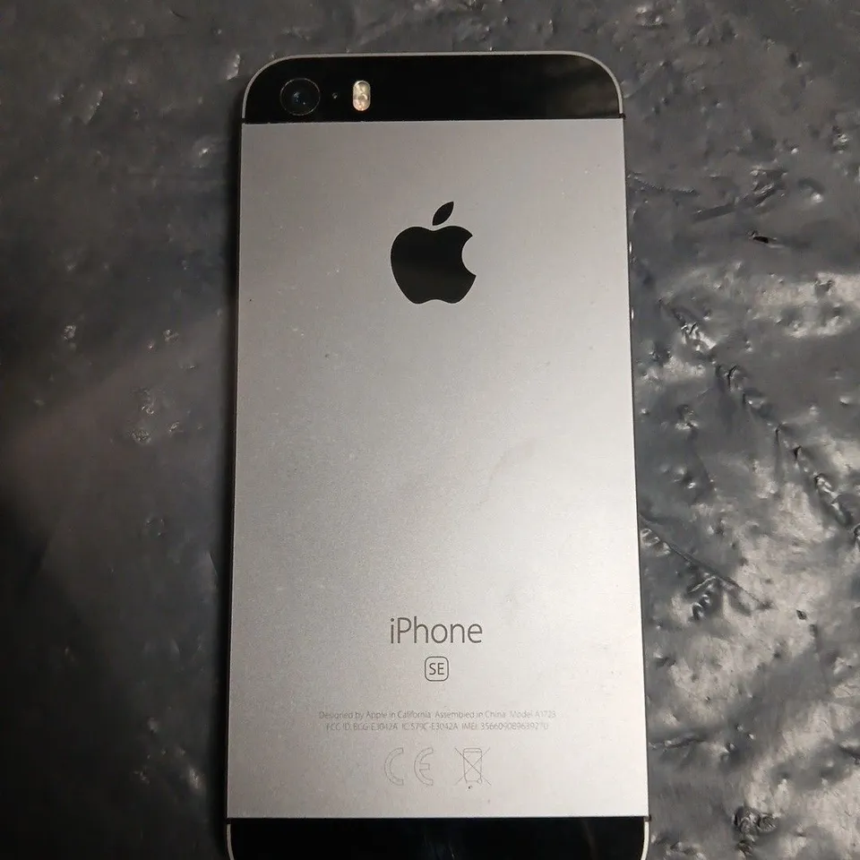 APPLE IPHONE SE (1ST GEN) SMARTPHONE – SILVER 