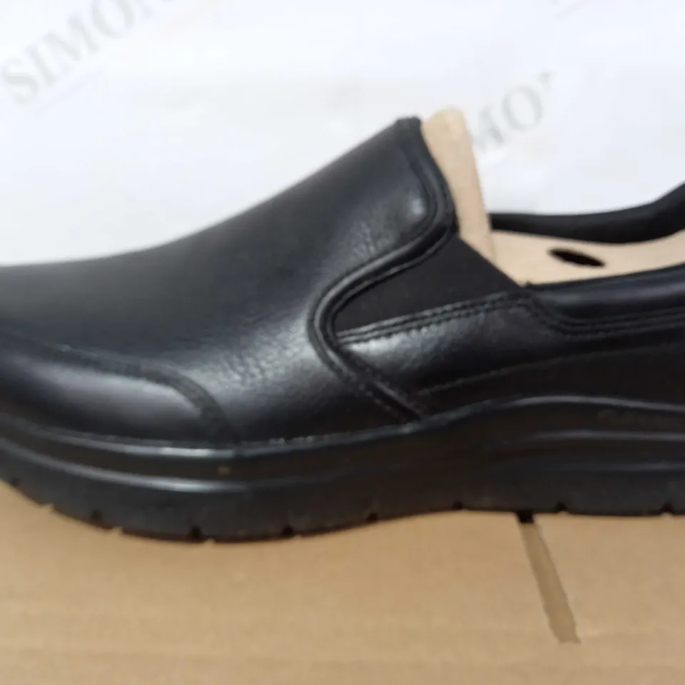 SKECHERS MEN'S FLEX ADVANTAGE LEATHER SLIP RESISTANT WORK SHOE (BLACK), SIZE 8 UK