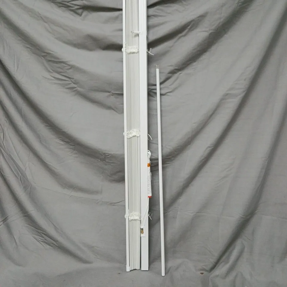WHITE ALUMINIUM RAIL PROFILES – DISPLAY / SHOP FITTINGS