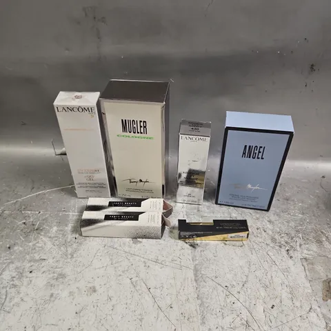 LOT OF 6 ASSORTED COSMETIC PRODUCTS TO INCLUDE - FENTY BEAUTY EYE BRIGHTENER TESTER IN PUMPKIN - LANCOME UV EXPERT YOUTH SHIELD AQUA GEL - THIERRY MUGLER COLOGNE - ETC