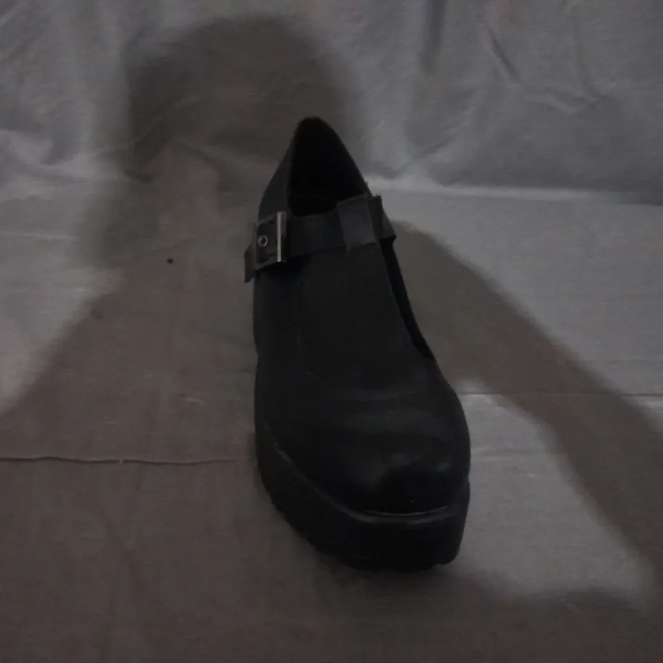 PAIR OF KOI BLOCK HEEL STRAP SHOES IN BLACK SIZE 7 