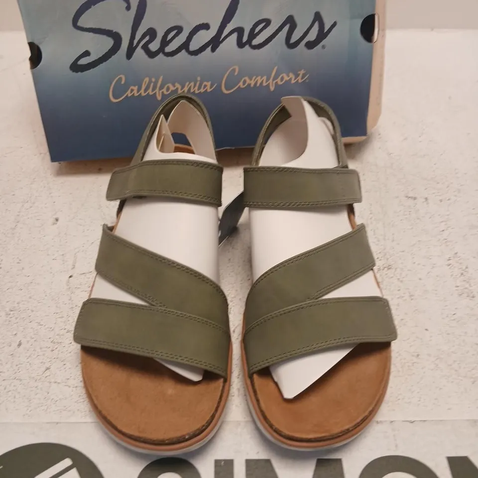 SKECHERS CALIFORNIA COMFORT GREEN SANDALS – UK 5 (EU 38) WOMENS