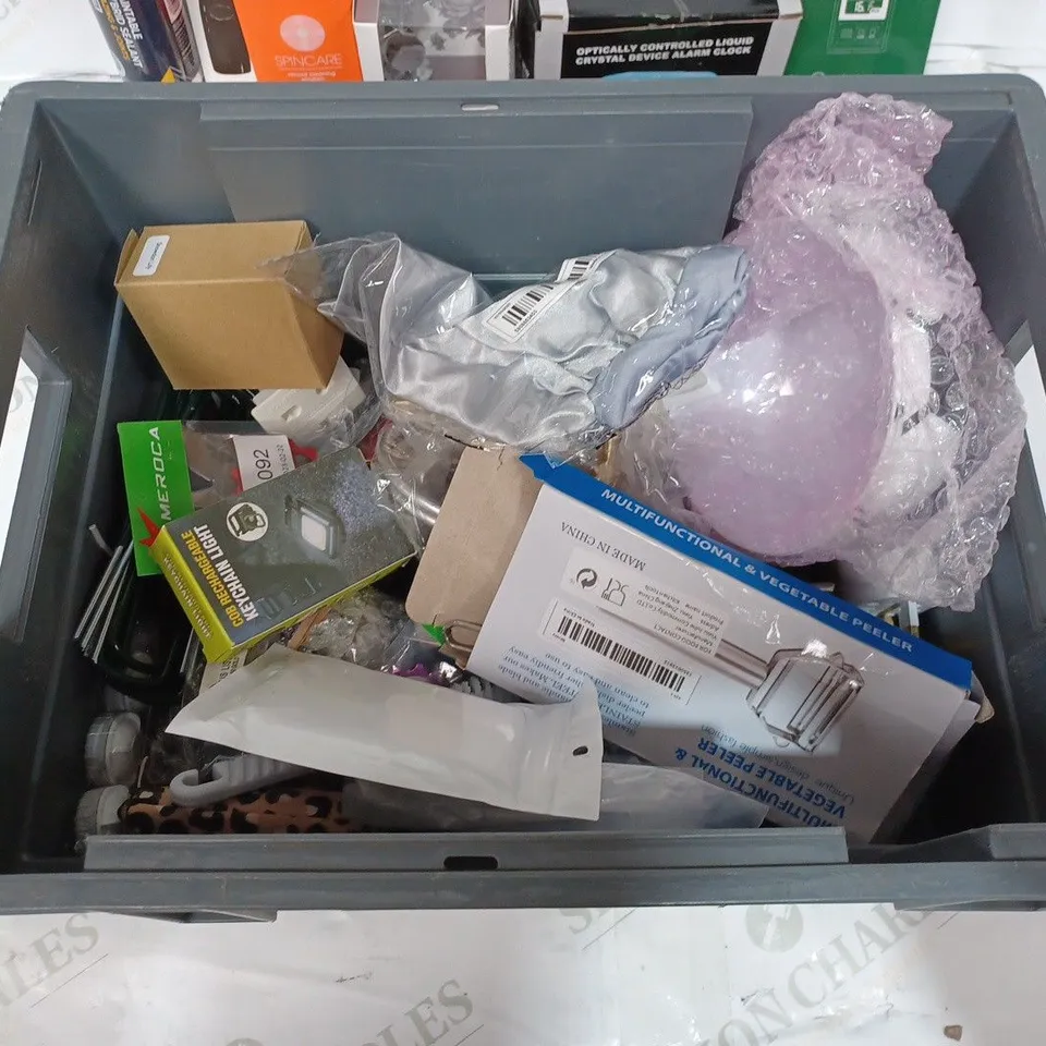 BOX TO CONTAIN APPROX. 25 X ASSORTED HOUSEHOLD PRODUCTS. INCLUDES TV REMOTE, SHOE STRING, SEALANT, CLOCKS ETC