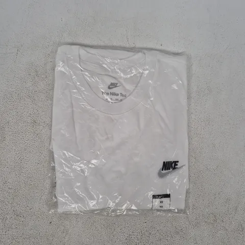 BAGGED NIKE T-SHIRT IN WHITE SIZE XS