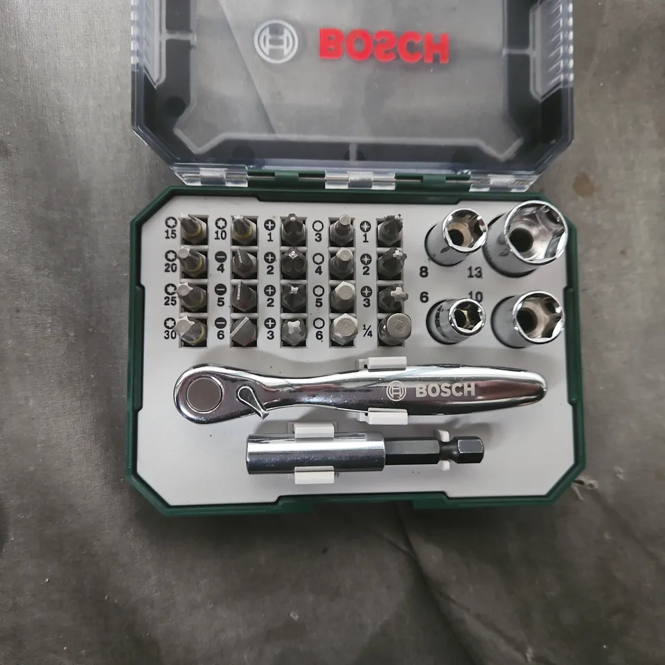 Bosch Screwdriver Bit Set with Ratchet Handle in Green Case