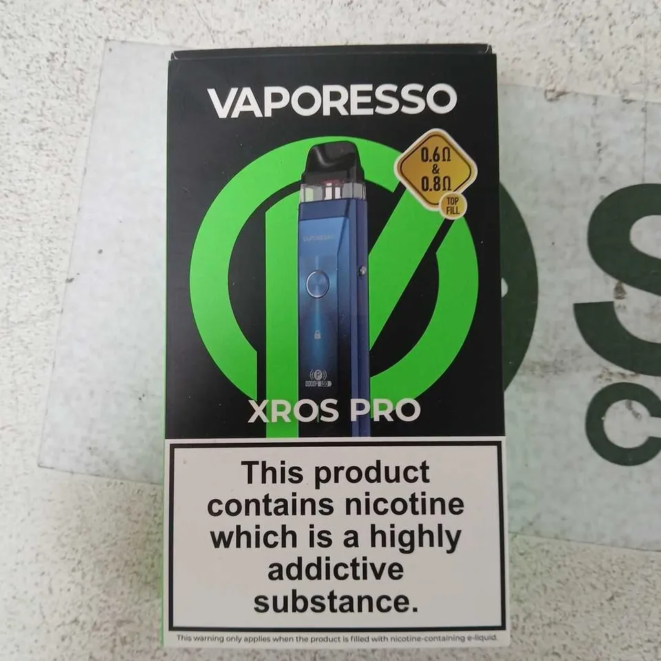 BOX OF APPROXIMATELY 35 ASSORTED E-CIGARETTES AND COMPONENTS TO INCLUDE: VAPERESSO XROS PRO KIT