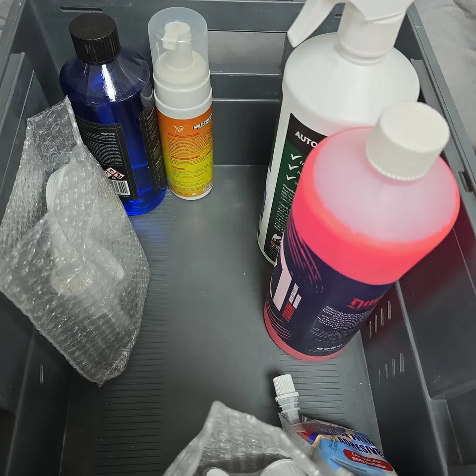 BOX OF ASSORTED ITEMS TO INCLUDE - T-CUT - FOAM CLEANER - DUEL / COLLECTION ONLY 