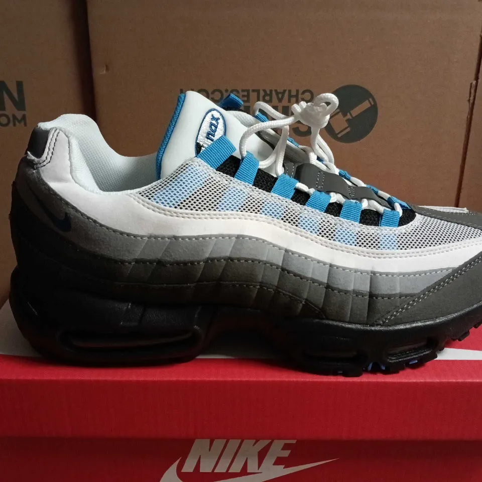 BOXED PAIR OF NIKE AIR MAX 95 TT TRAINERS – MEN'S UK 9