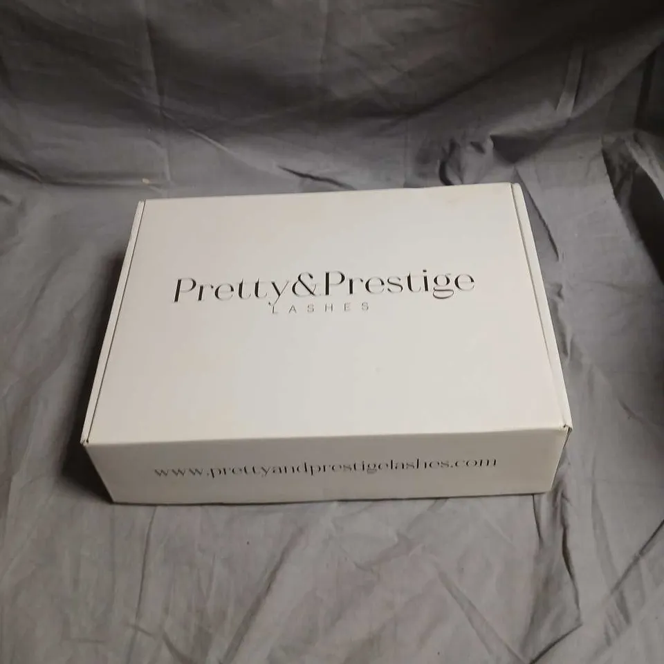 PRETTY & PRESTIGE LASHES STARTER KIT – BOXED MAKE-UP SET
