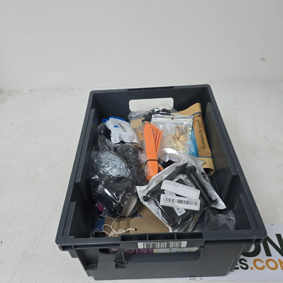 TOTE OF APPROXIMATELY 15 ASSORTED ITEMS TO INCLUDE: DVD LENS CLEANER