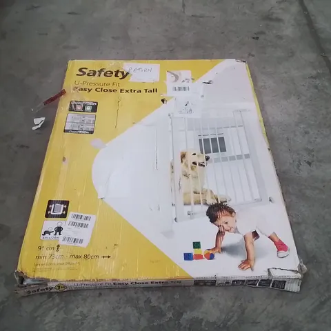 BOXED SAFETY 1ST U-PRESSURE EASY CLOSE EXTRA TALL SAFETY GATE