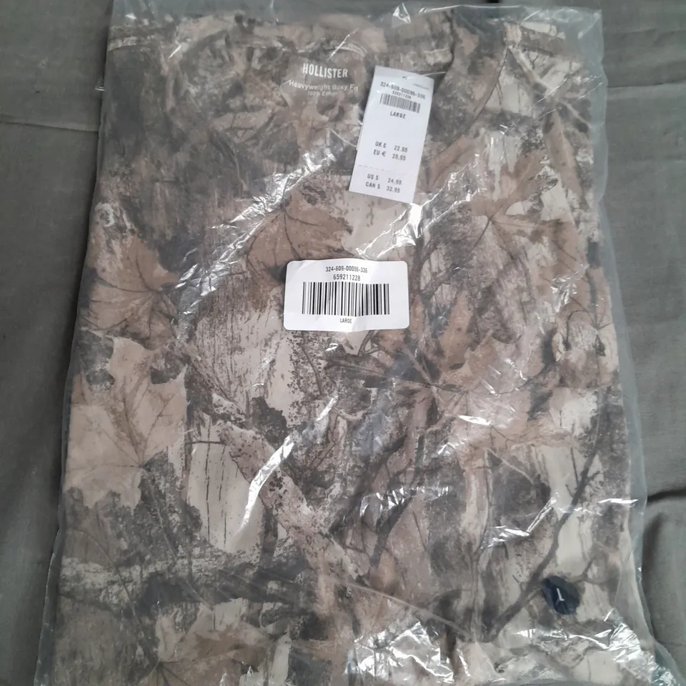 HOLLISTER HEAVYWEIGHT BOXING FIT CAMO T-SHIRT IN BROWN - L