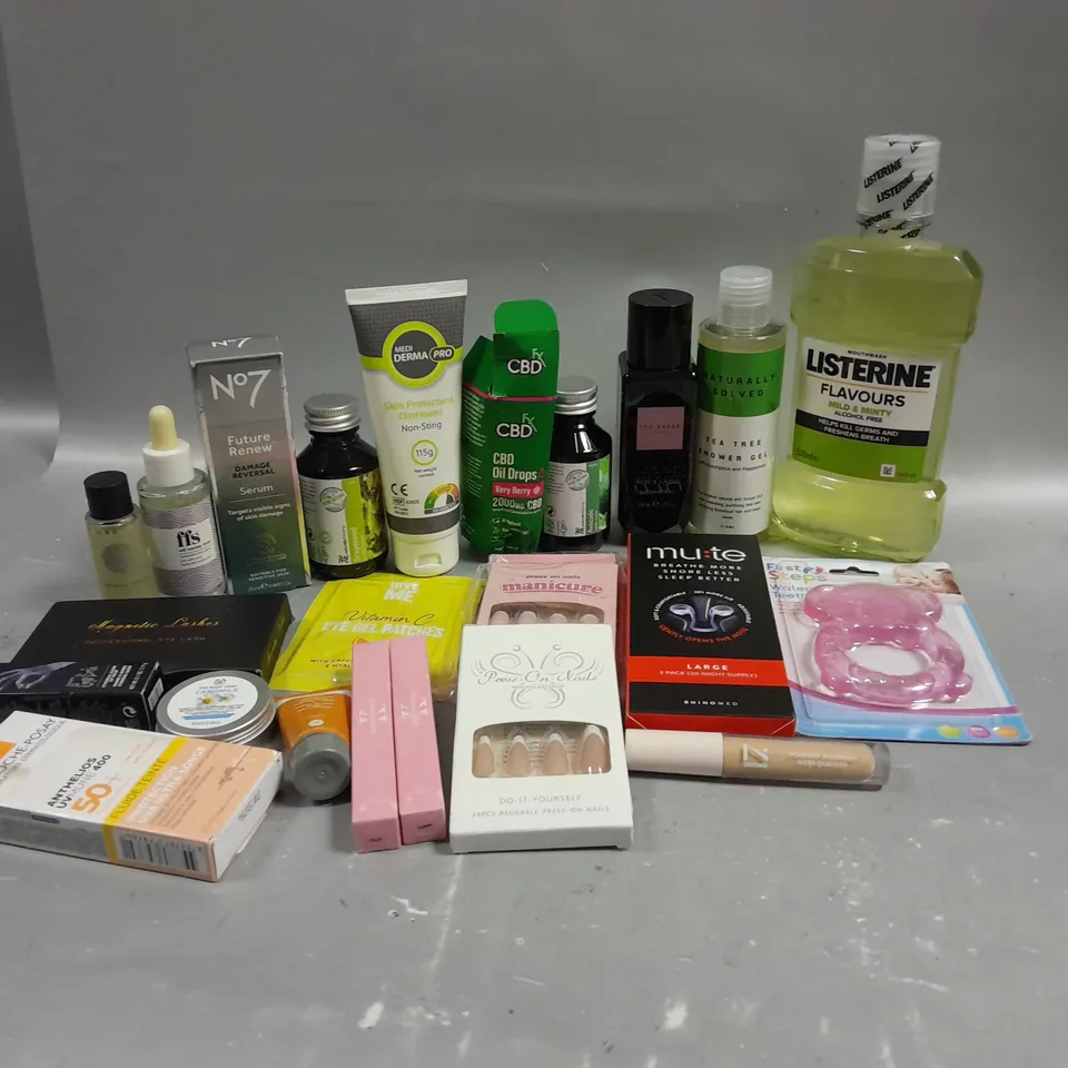 BOX OF APPROXIMATELY 15 COSMETIC ITEMS TO INCLUDE LISTERINE MOUTHWASH, FALSE NAILS, FFS SELF TANNING DROPS, ETC