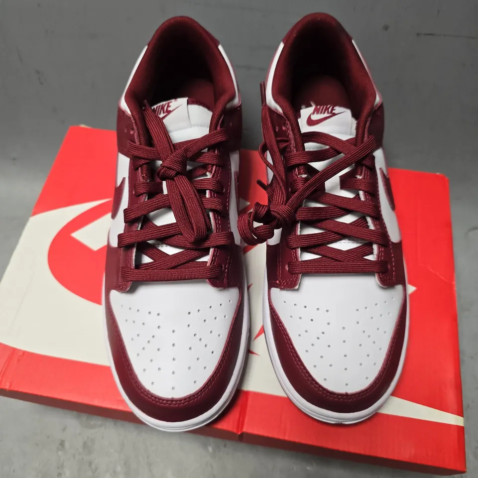 BOXED NIKE DUNK LOW RETRO SIZE 8.5