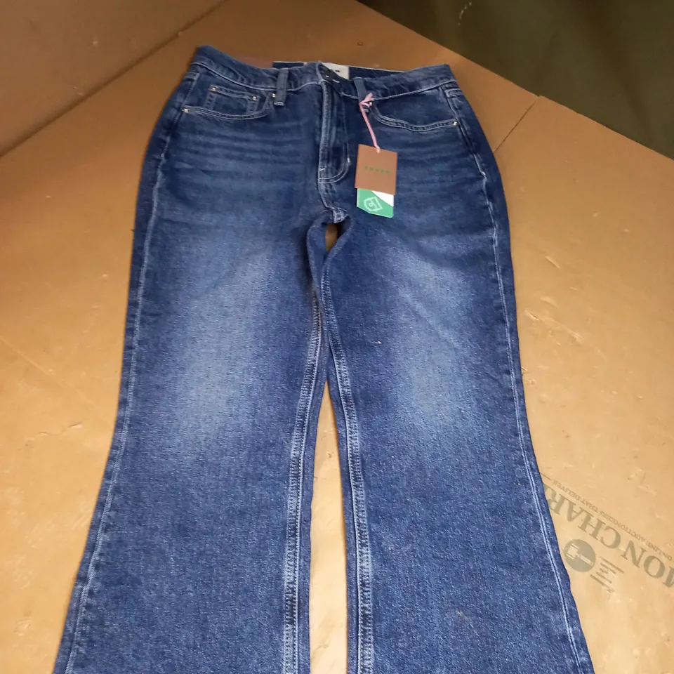 BODEN MID RISE BABY KICK JEANS SIZE W28 / L28