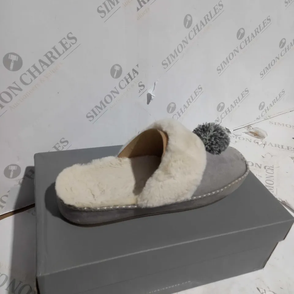 VIONIC GRACE SLIPPER (GREY), SIZE 6 UK