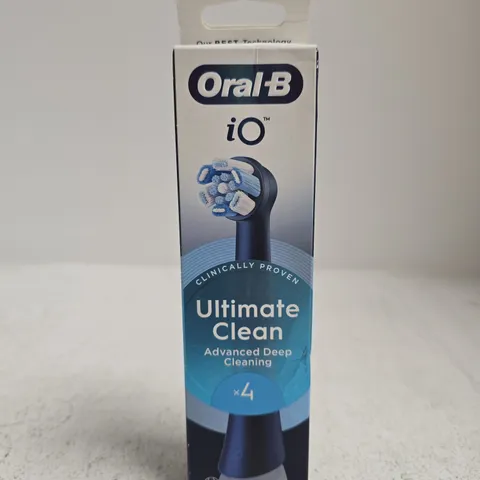 APPROXIMATELY 18 ORAL-B HEADS IO ULTIMATE CLEAN ELECTRIC TOOTHBRUSH HEADS, BLACK - 4 PIECES