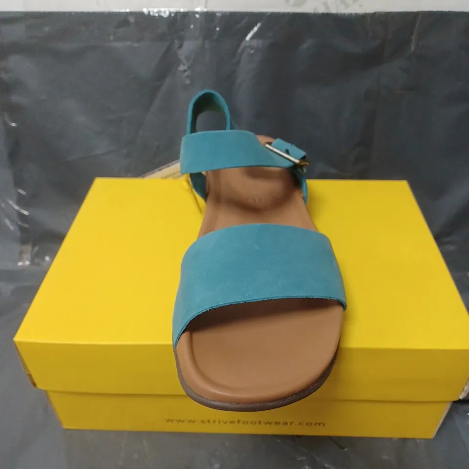 STRIVE LADIES SANDALS TEAL SIZE 6