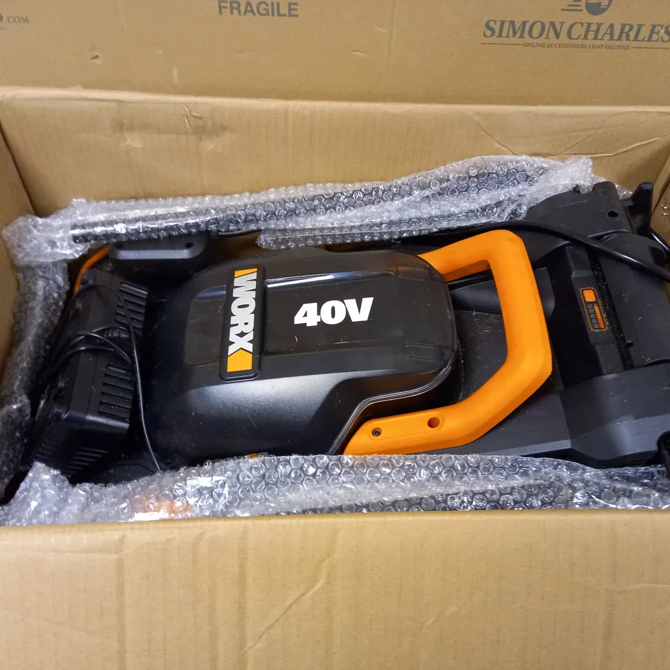 WORX 34CM CORDLESS LAWNMOWER