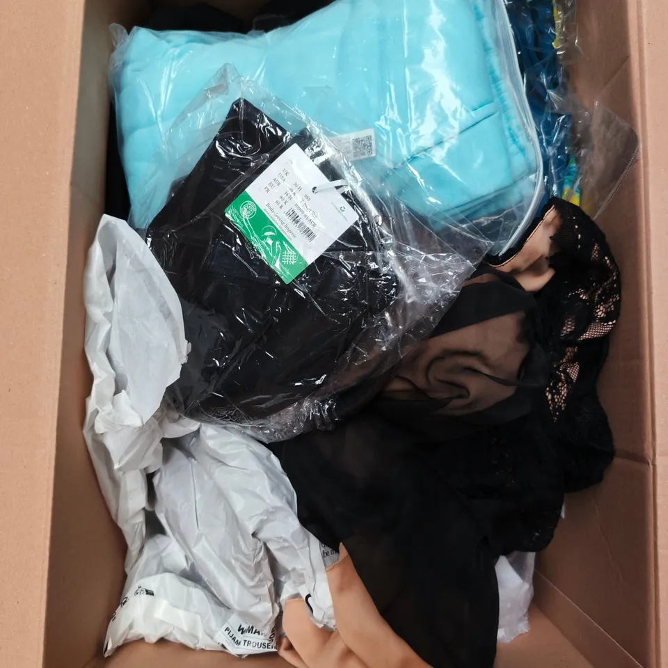 LARGE BOX OF APPROXIMATELY 25 ASSORTED CLOTHING ITEMS IN VARIOUS COLOURS, STYLES AND SIZES - COLLECTION ONLY
