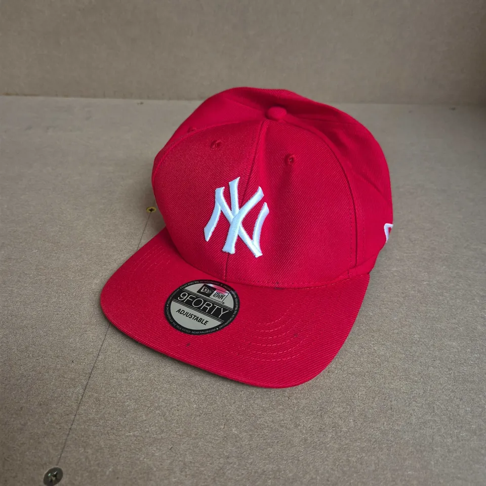 NEW ERA 9FORTY NEW YORK YANKEES CAP IN RED