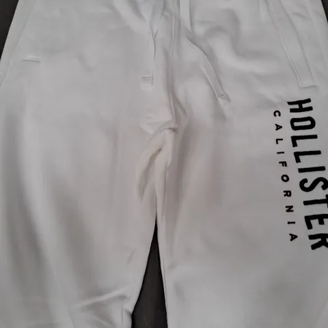 HOLLISTER STRAIGHT-LEG SWEATPANTS IN WHITE SIZE MEDIUM