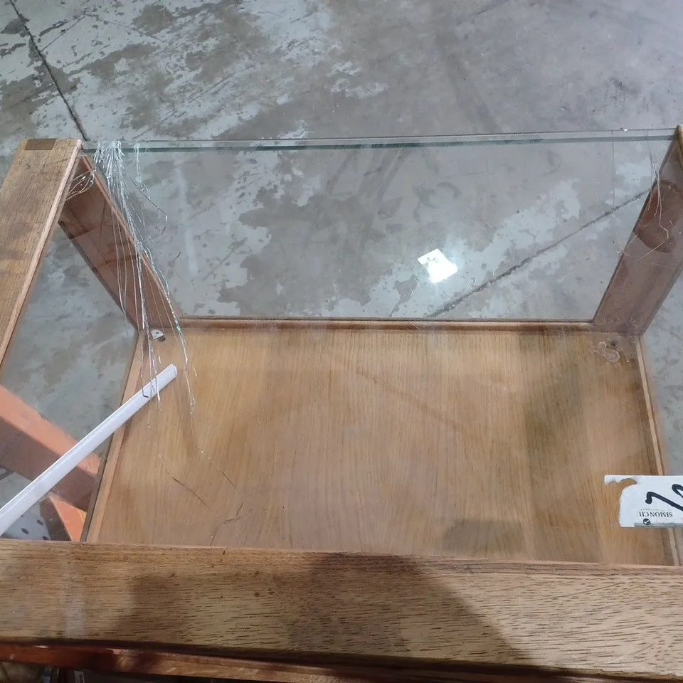PALLET OF 2X GLASS DISPLAY CABINETS 