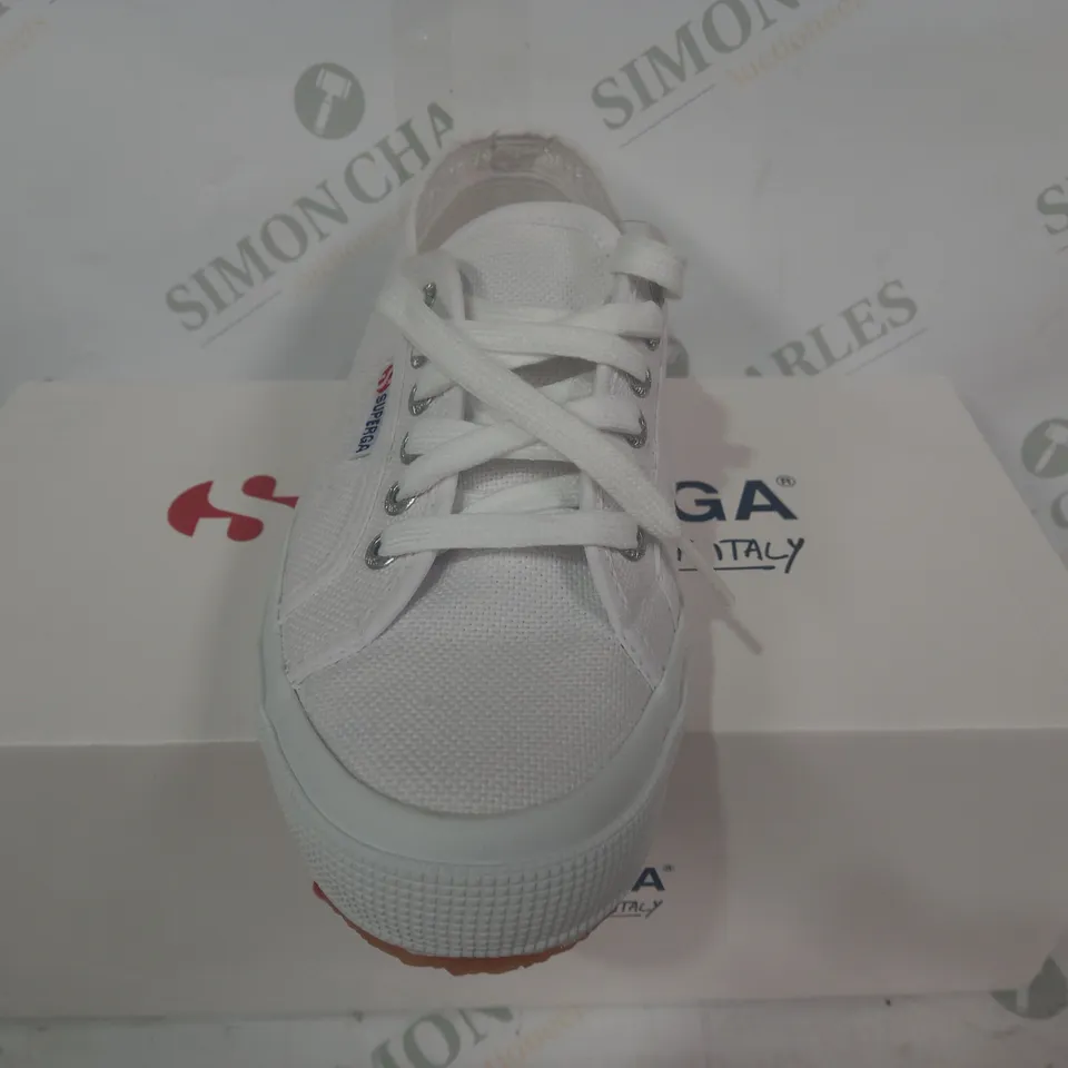BOXED PAIR OF SUPERGA SHOES IN WHITE UK SIZE 6
