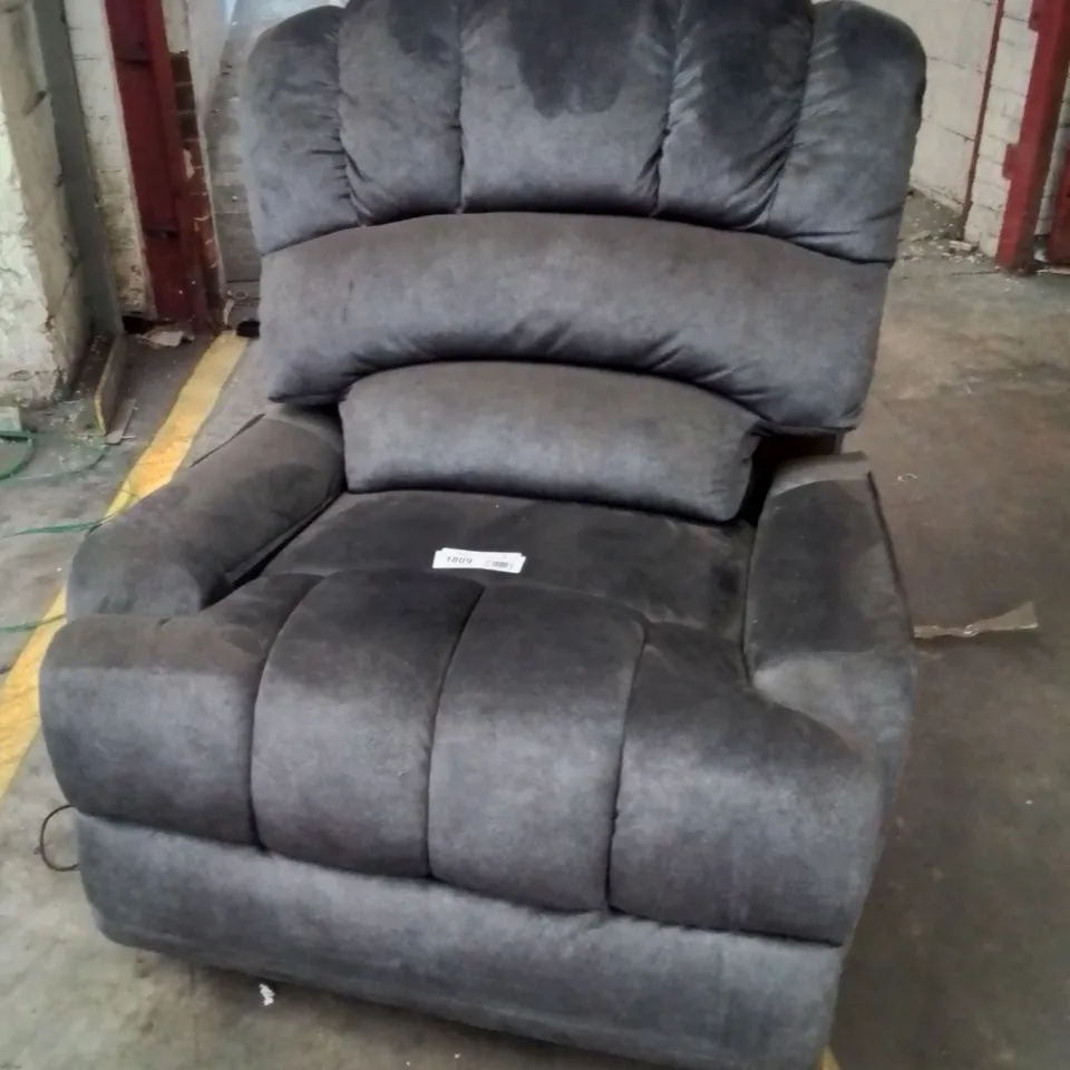 QUALITY DESIGNER RISE LIFT STANDARD RECLINER CHAIR -UNTESTED- 