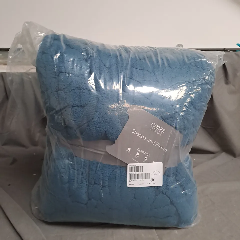 COZEE HOME SHERPA AND FLEECE 4 PIECE DUVET SET - KING