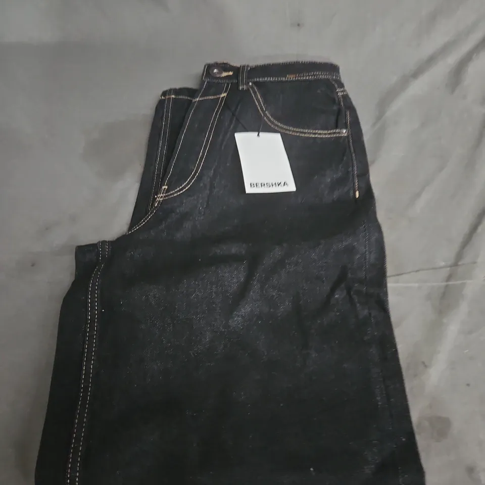 BERSHKA SUPER BAGGY JEANS – UK 28