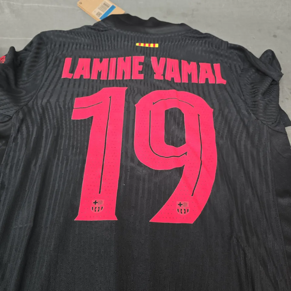 NIKE FC BARCELONA FOOTBALL SHIRT – LAMINE YAMAL 19 (MEN'S M) – UNHCR