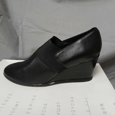 GEOX D INSP WEDGE BLACK LEATHER ANKLE BOOTS – UK 5.5 (EU 38.5) – WOMEN'S DESIGNER SHOES