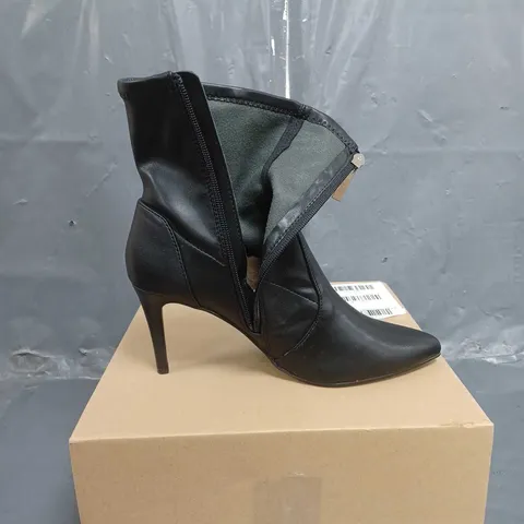 V BY VERY SOCK POINT HEELED PU ANKLE BOOT - BLACK SIZE 7