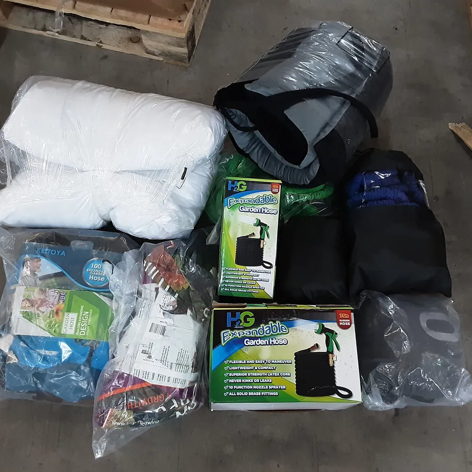 PALLET OF ASSORTED PRODUCTS TO INCLUDE HG EXPANDABLE GARDEN HOSE, MAGIC HOSE, FEAGAR,  JOKRESTY HOSE, BCOZZY, KETTOYA 100FT EXPANDABLE GARDEN HOSE 