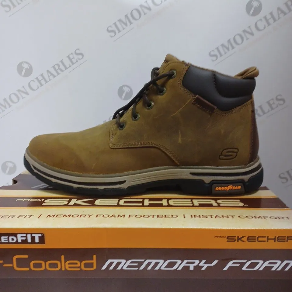 BOXED SKECHERS BROGDEN BOOTS, BROWN - SIZE 9