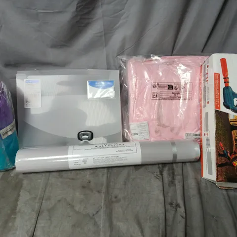 APPROXIMATELY 20 ASSORTED HOUSEHOLD PRODUCTS TO INCLUDE WALLPAPER, RAPESCO FILE, 2L WATER BOTTLE, ETC - COLLECTION ONLY