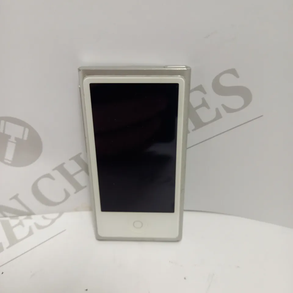 APPLE A1446 IPOD 