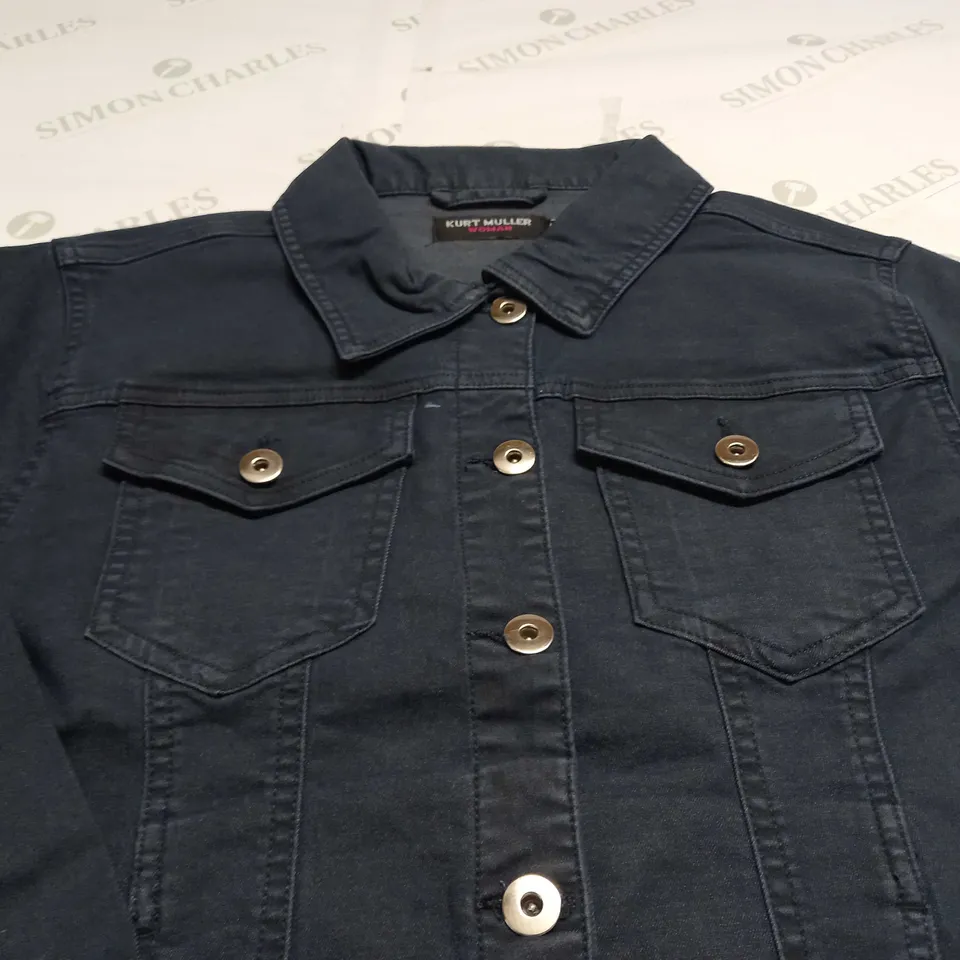 KURT MULLER WOMAN CROP FAUX DENIM JACKET IN NAVY - UK 16