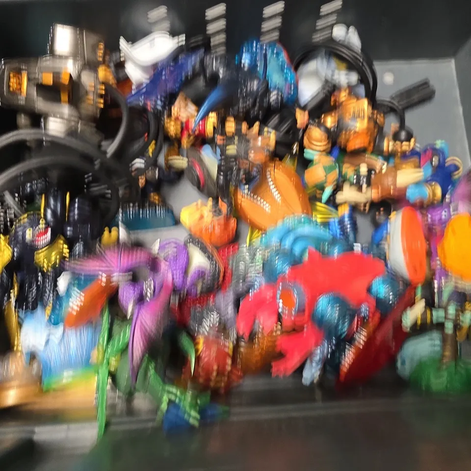 APPROXIMATELY 8 ASSORTED ACTIVISION SKYLANDERS INCLUDE - GAINTS EYE BRAWL , WILDFIRE TRAP MASTER ETC