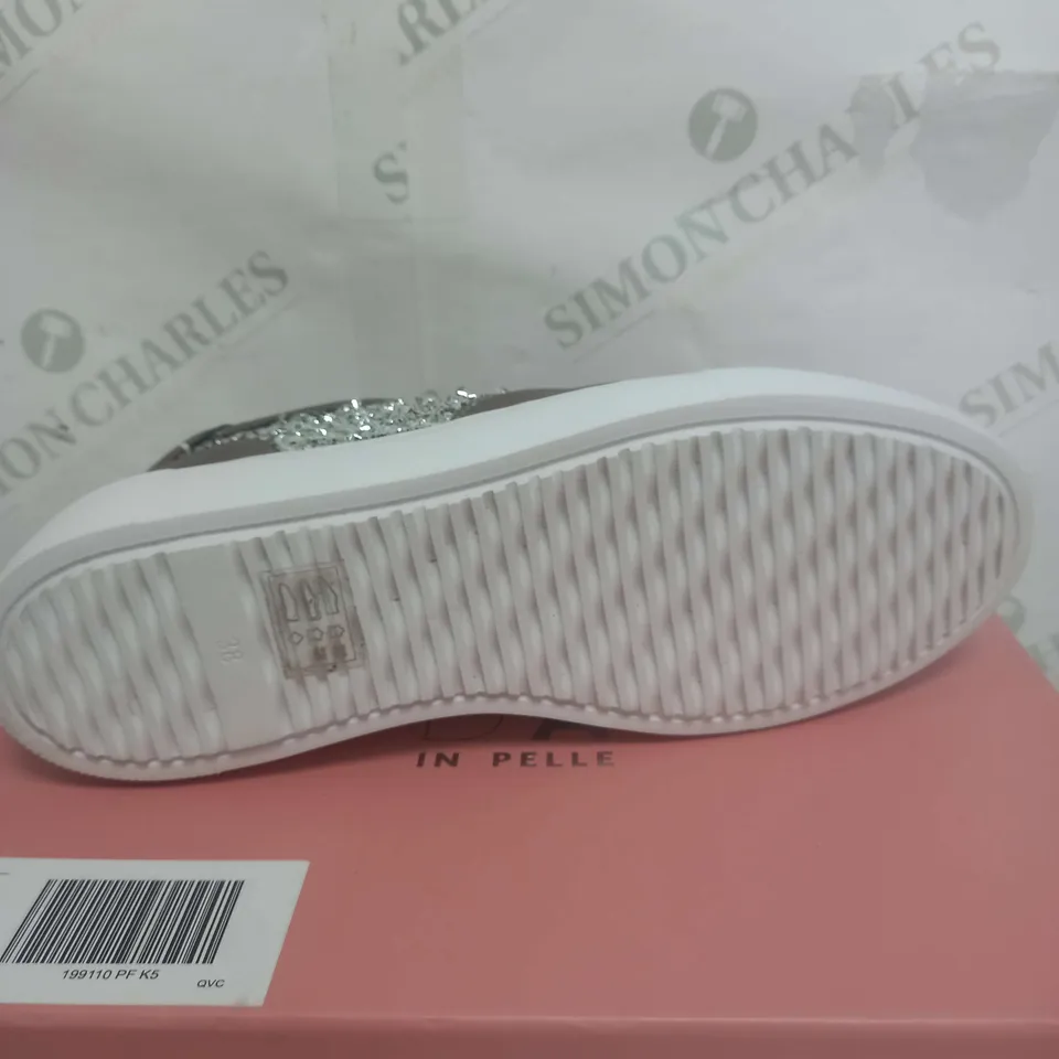 BOXED MODA IN PELLE ALTHEA PEWTER LEATHER GLITTER SHOES - SIZE 5