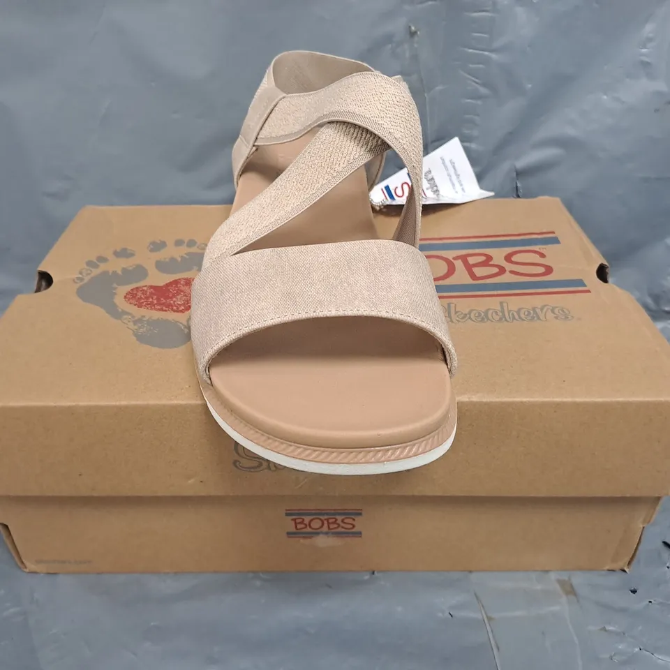 BOXED PAIR OF BOBS FROM SKECHERS OPEN TOE SANDALS IN GREY SIZE UK 8