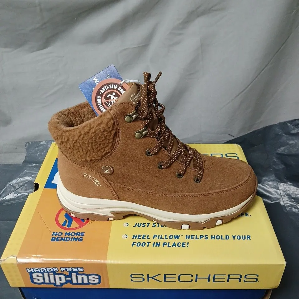 SKECHERS HANDS FREE SLIP INS BROWN ANKLE BOOTS SIZE 5 BOXED