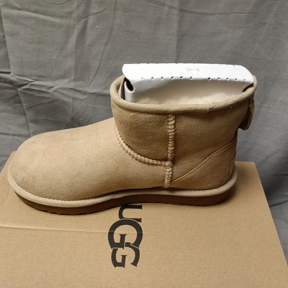 BOXED UGG CLASSIC MINI II BOOTS – WOMEN'S BEIGE SUEDE, UK 4 (US 6)