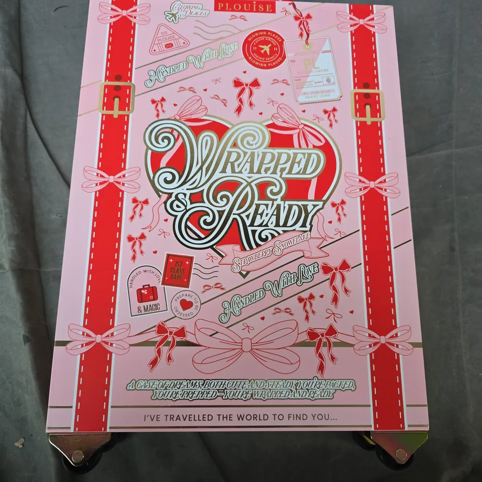 P.LOUISE WRAPPED & READY SUITCASE SET - STRAWBERRY SNOWFLAKE