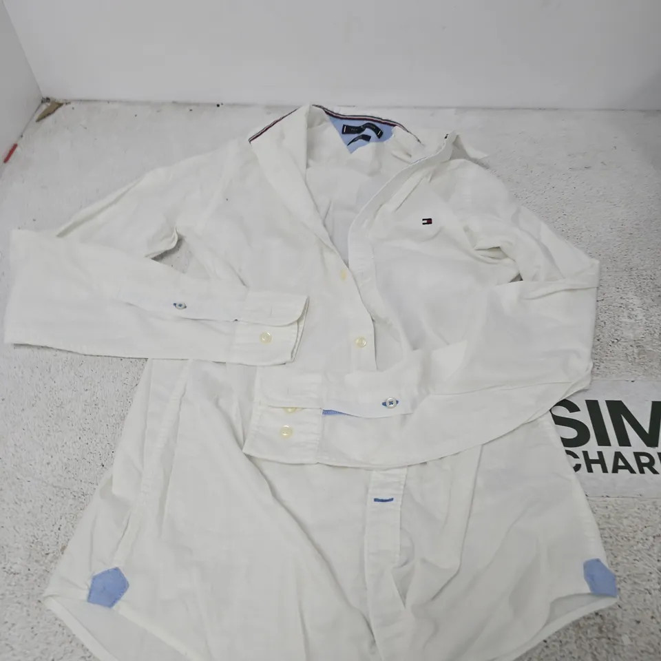 TOMMY HILFIGER WHITE SHIRT – UK XS SLIM FIT STRETCH